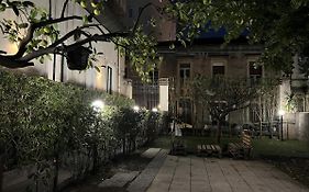 Il Giardino E Gli Affreschi